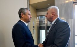 Özgür Özel, EMEK Partisi ile görüştü